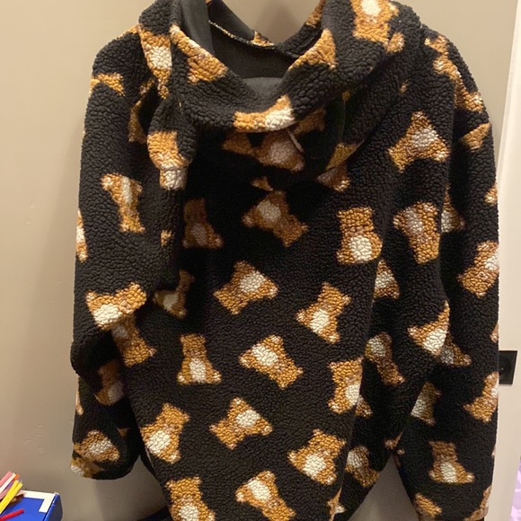 Xtra large black fuzzy hoodie - Picture 2 of 2